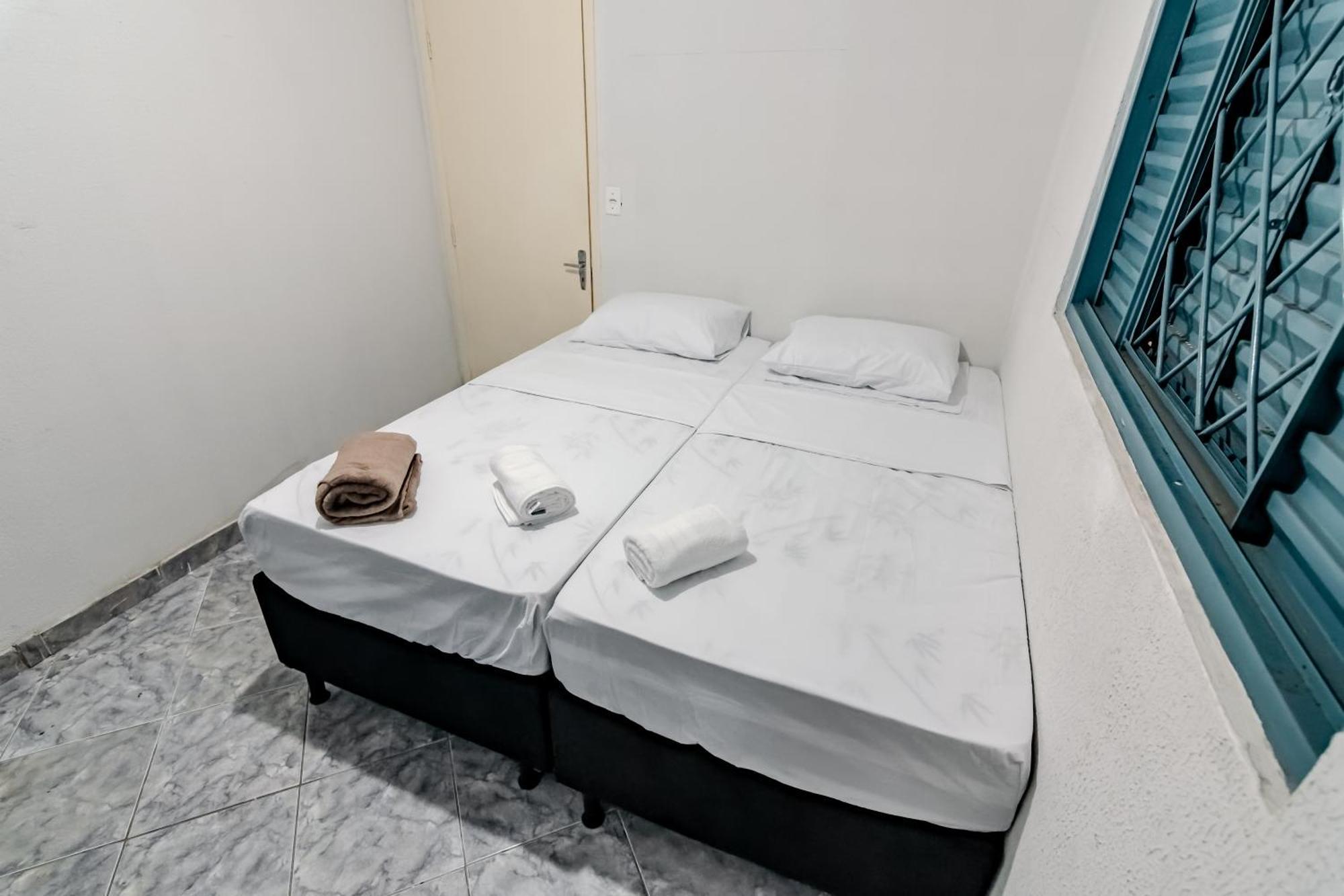 Hotel Pousada Roosevelt Quarto 04 - Pousada Central Prox Rodoviaria E Dist Industrial Uberlândia Esterno foto