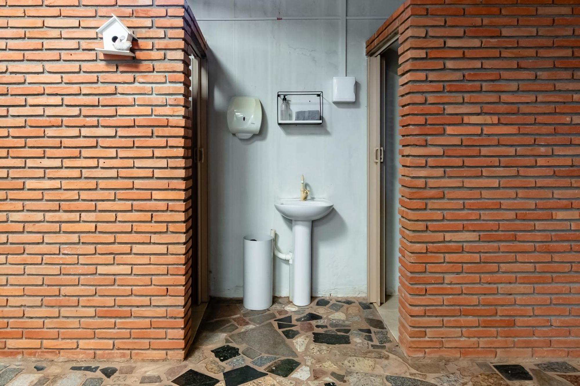 Hotel Pousada Roosevelt Quarto 04 - Pousada Central Prox Rodoviaria E Dist Industrial Uberlândia Esterno foto